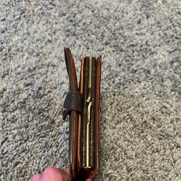 Louis Vuitton Kisslock wallet with printed code - Picture 6 of 10